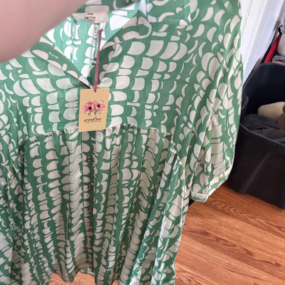 Cato Leafy Green and Cream Top